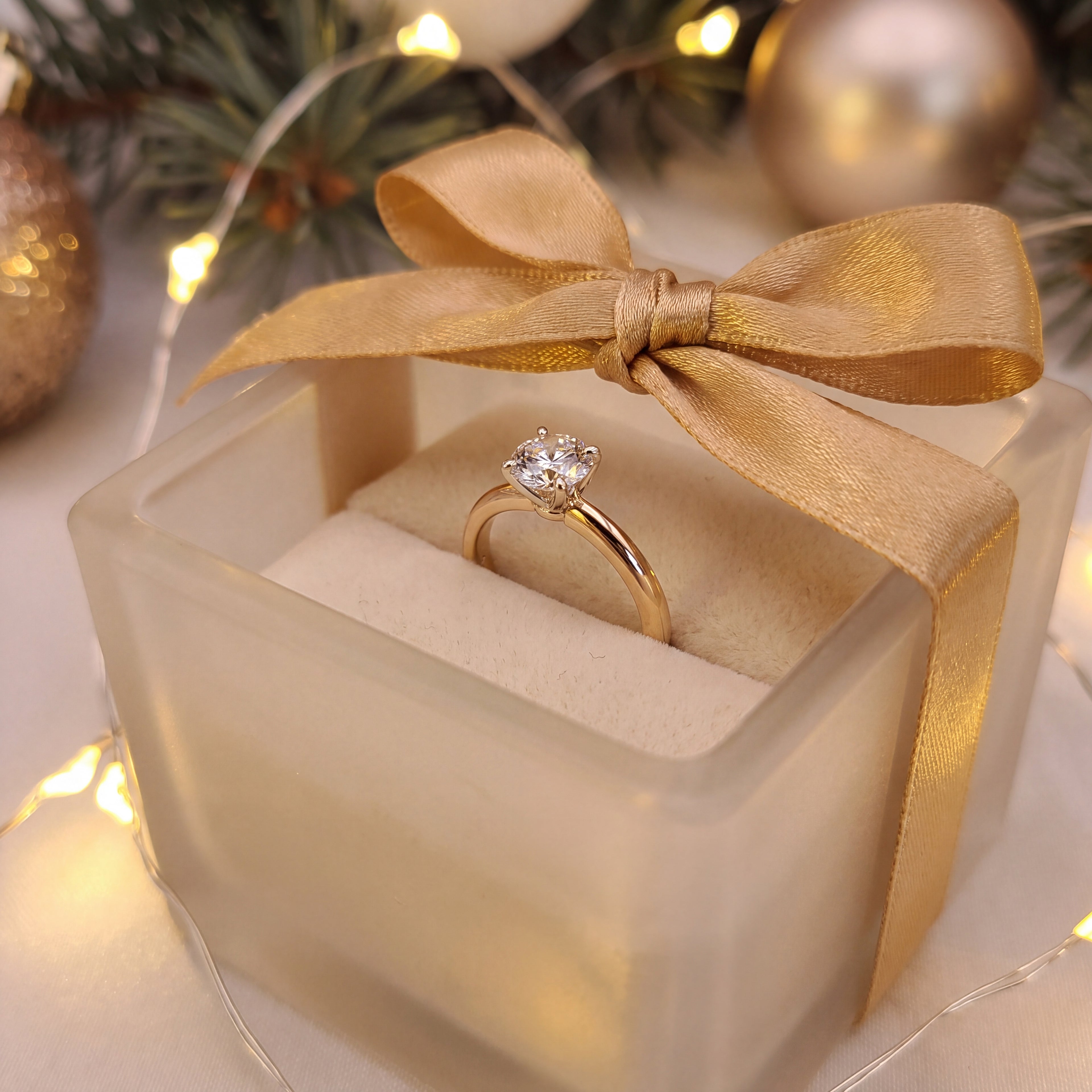 Classic Round Diamond Solitaire Ring in Yellow Gold
