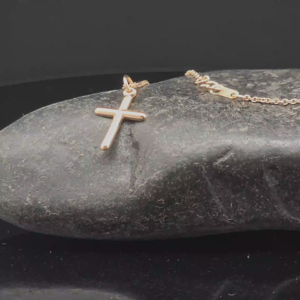 Polished Cross Pendant Necklace in 14k Gold